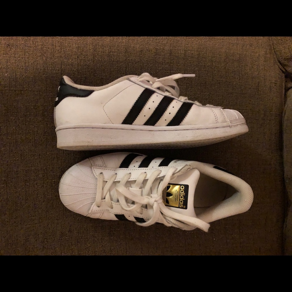 Adidas superstars